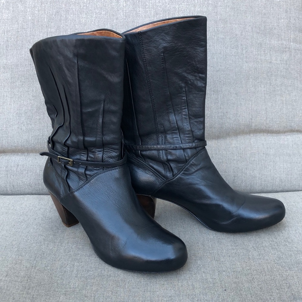 FRYE “Lisa” Black Leather Boot with Delicate Buckle Detail